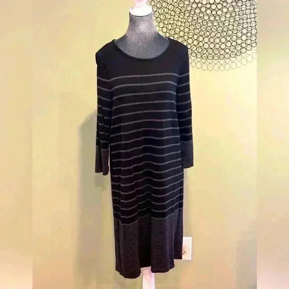 Hilary Radley- Black 3/4 length sleeves with gray stripes - Size Large - Picture 1 of 5